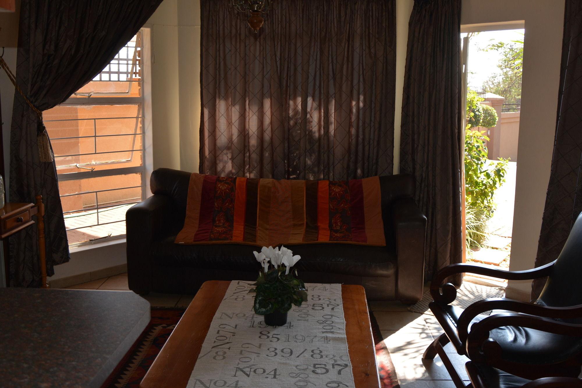 Sunset Ridge Guest House Rustenburg Kültér fotó